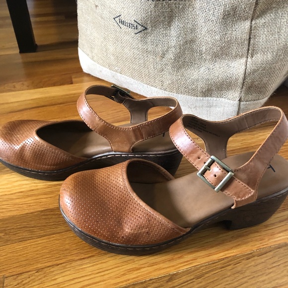 boc stone platform clog